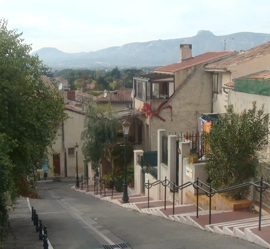 Rues et maisons à Gémenos